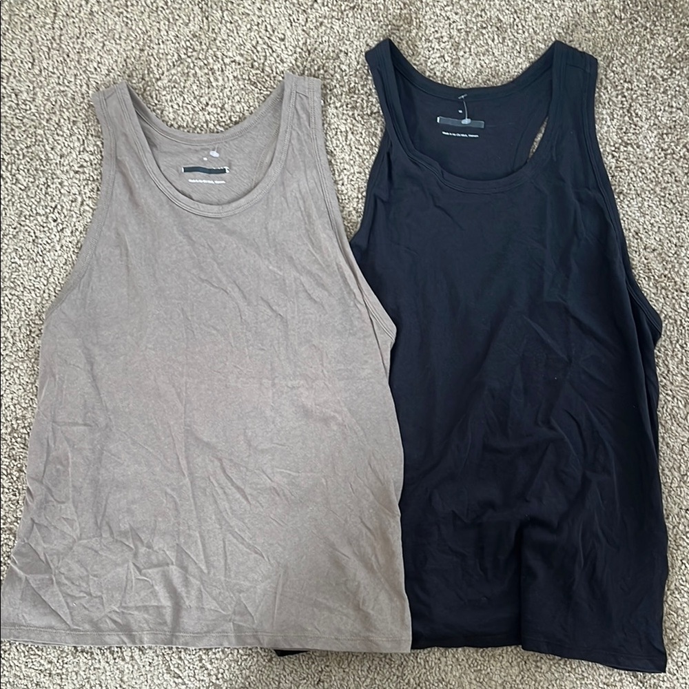 2 Everlane NWOT Classic Essential Tan and Black Tank Tops